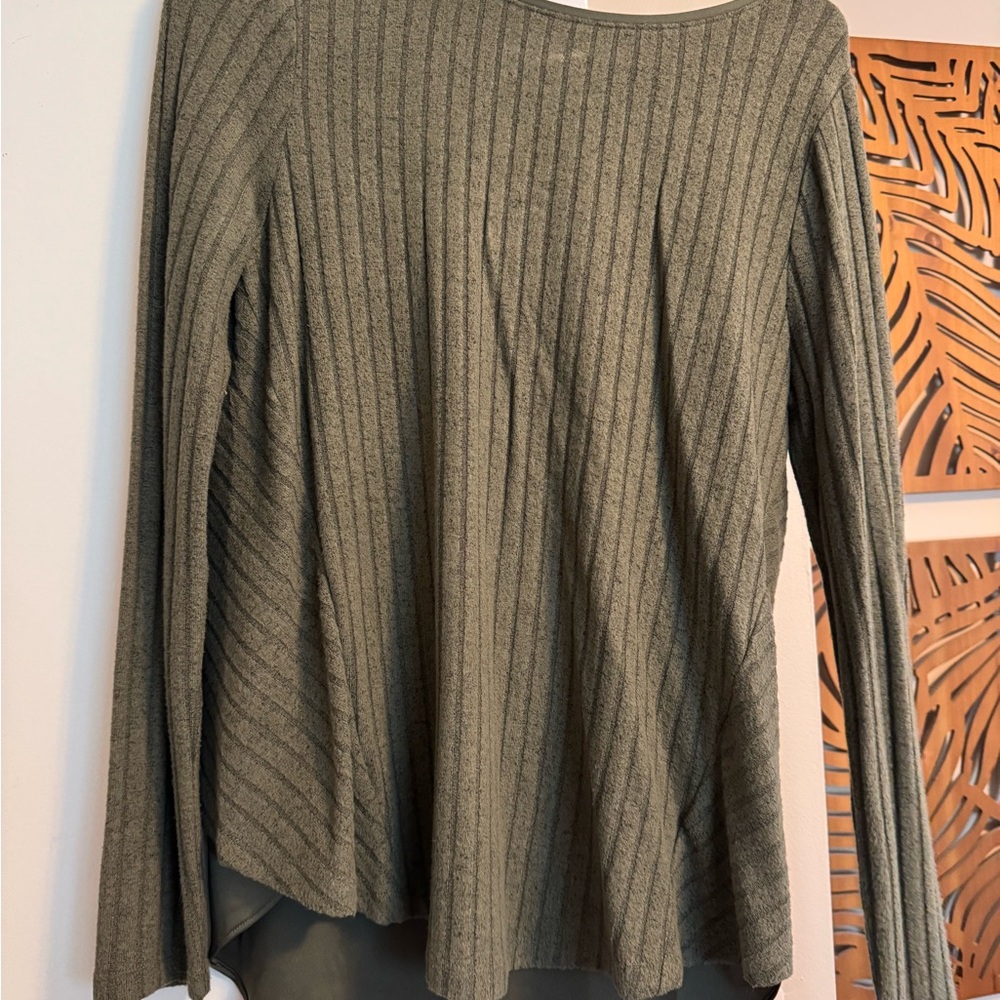 White House Black Market Green Sweater Size XS Good Condition